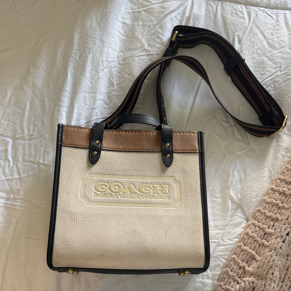 Coach Women's Cream and Tan Tote Bag